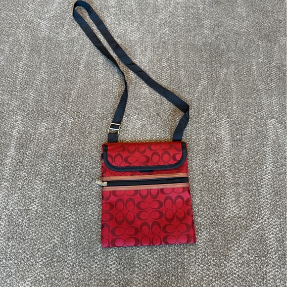 Vintage Coach Red and Black Crossbody Bag - Picture 3 of 11